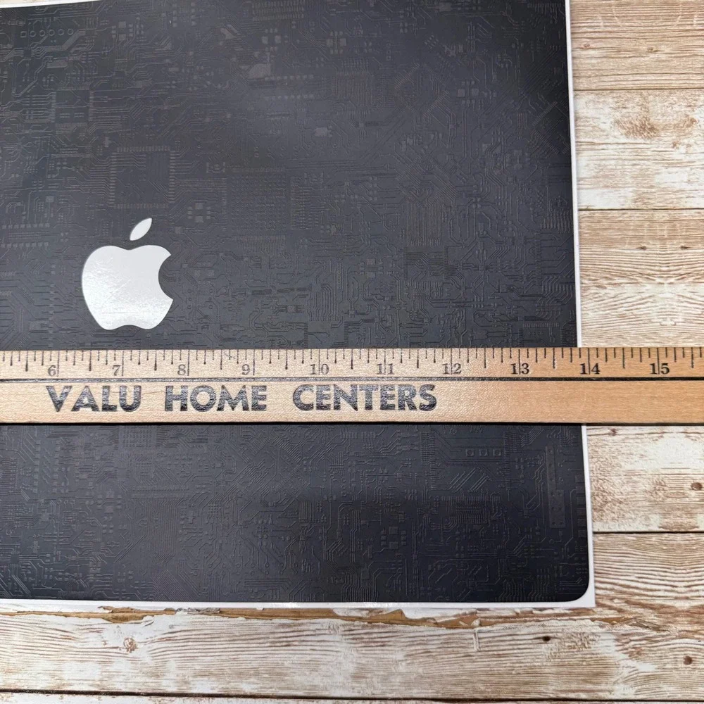 Dbrand Apple 16